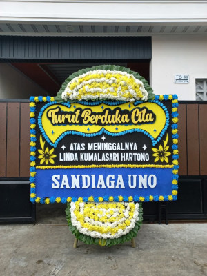 Papan Bunga Duka di Landasan Ulin Selatan